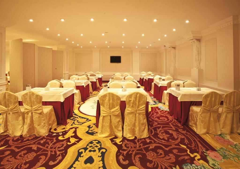 Royal Congress Hotel Kiev Restoran fotoğraf