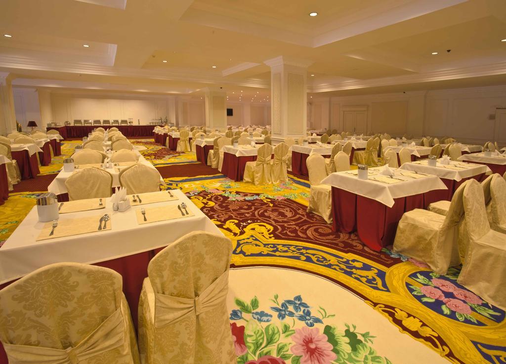 Royal Congress Hotel Kiev Dış mekan fotoğraf